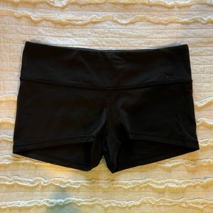 Lululemon size 10 black yoga shorts